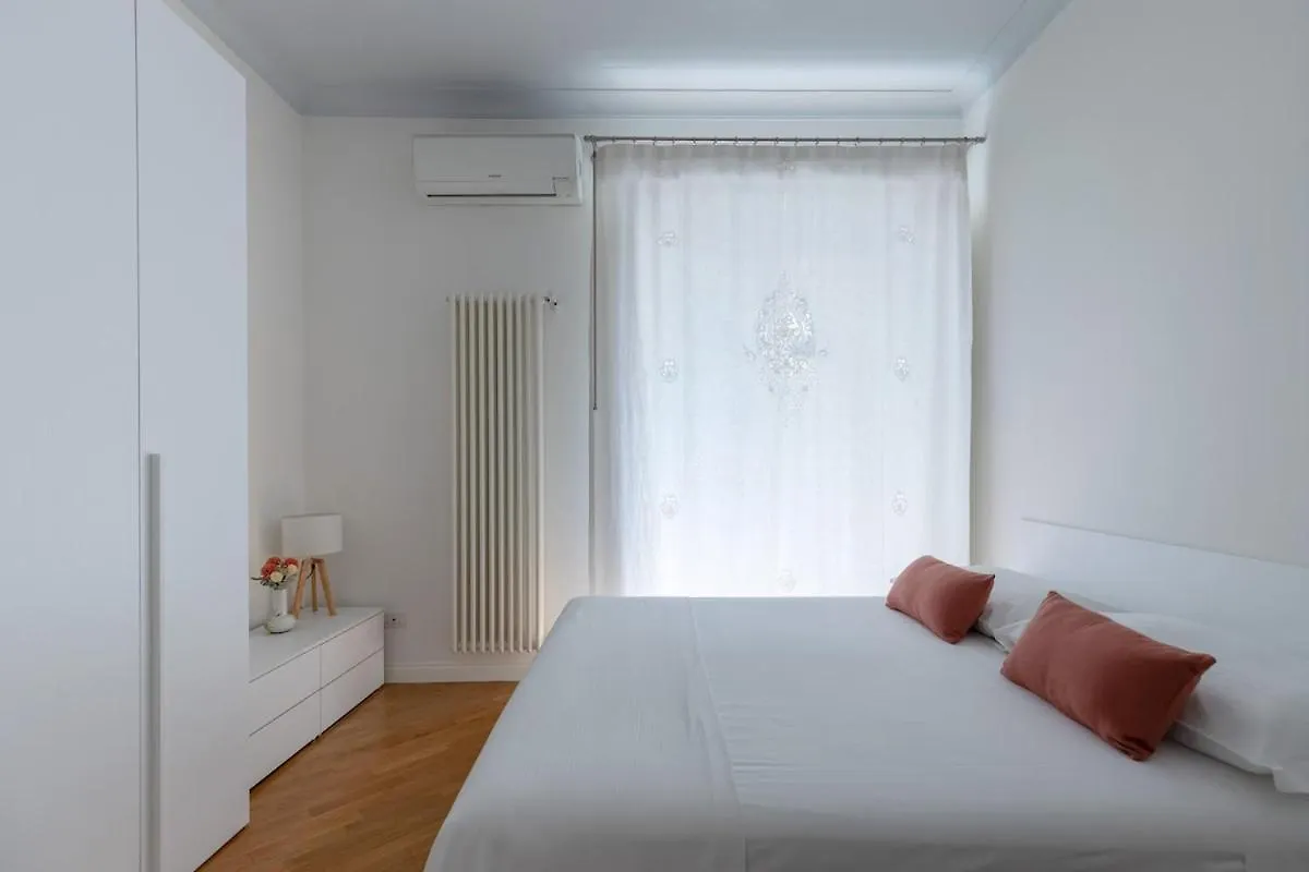 Ve Apartment By My Temporary Home Katanya İtalya